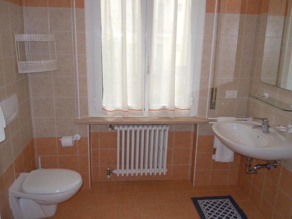 Albergo Elvira Tabiano Terme Buitenkant foto