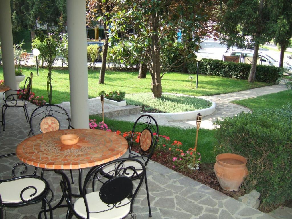 Albergo Elvira Tabiano Terme Buitenkant foto